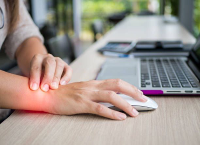 An ergonomic desk setup